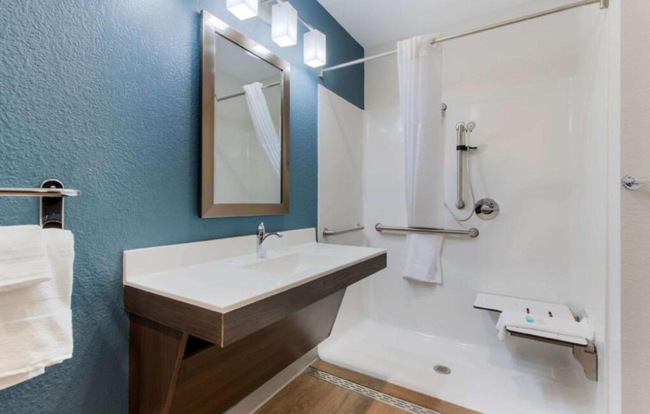 Woodspring Suites Алънтаун Екстериор снимка