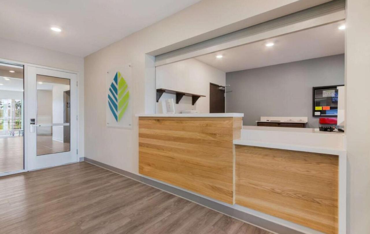 Woodspring Suites Алънтаун Екстериор снимка