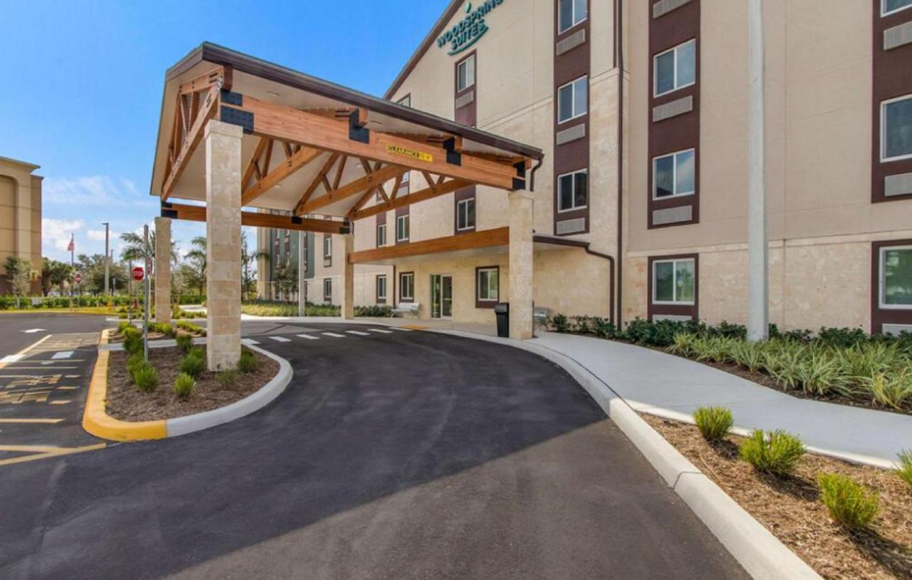 Woodspring Suites Алънтаун Екстериор снимка