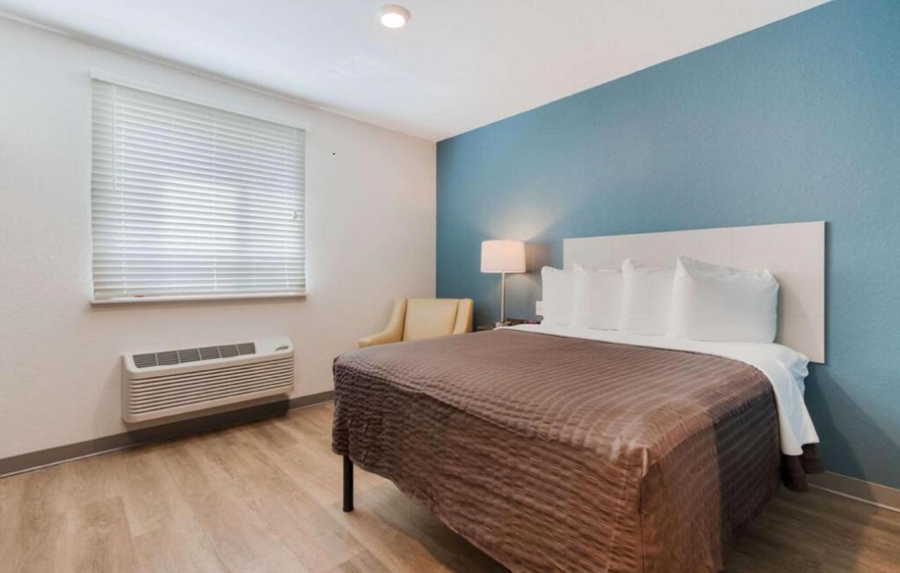 Woodspring Suites Алънтаун Екстериор снимка