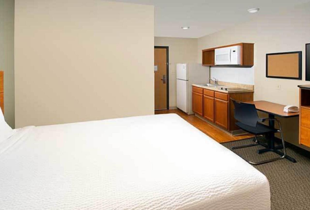 Woodspring Suites Алънтаун Екстериор снимка