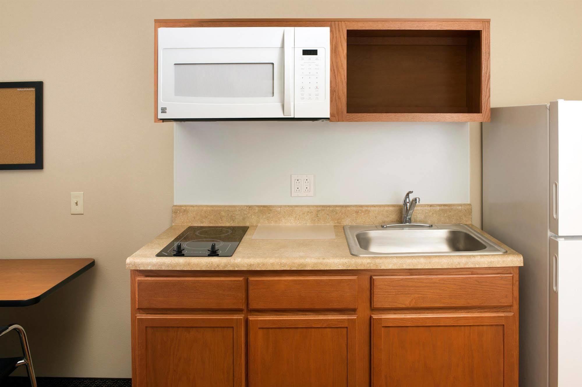 Woodspring Suites Алънтаун Екстериор снимка